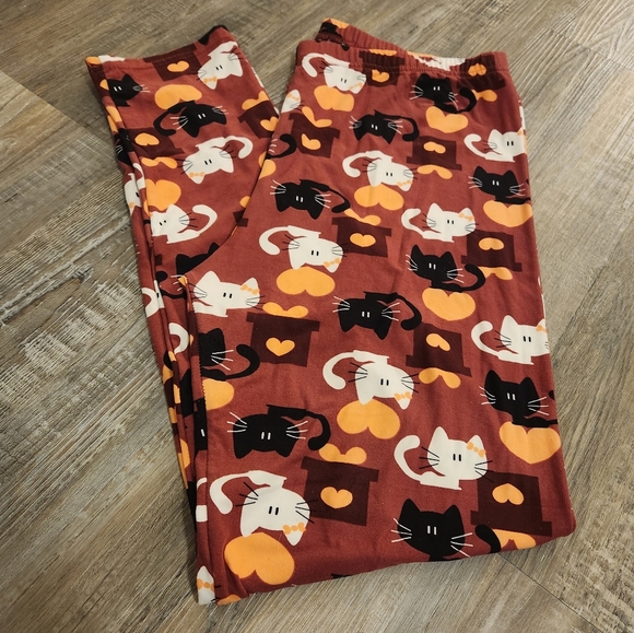 Extra Plus Cat Leggings - Picture 3 of 5